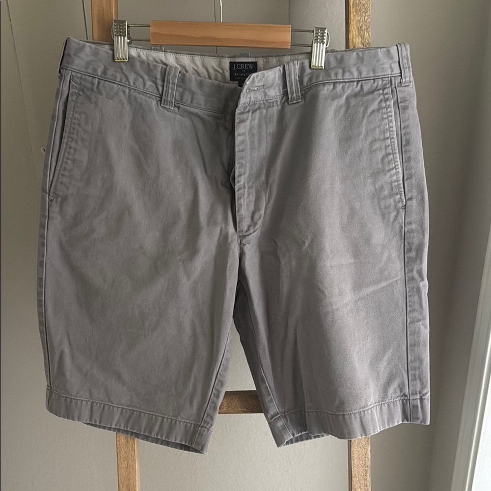 J. Crew Men's Flat Front Shorts in Gray